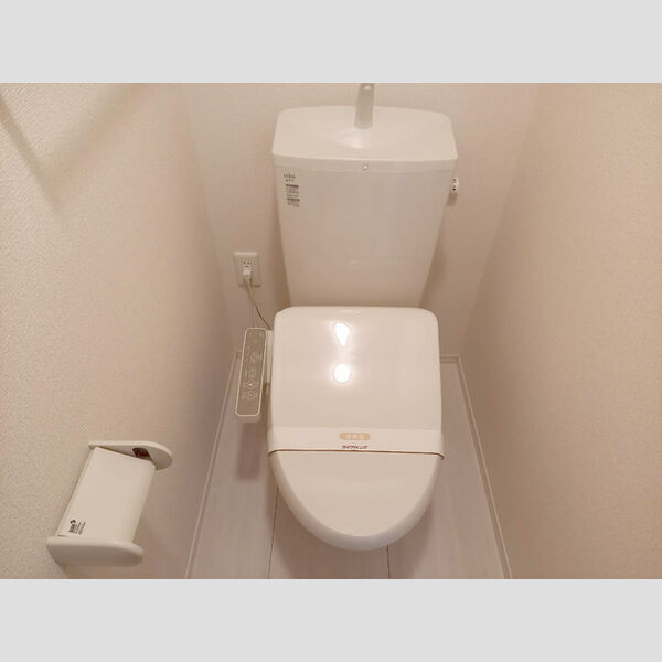 トイレ (トイレ)