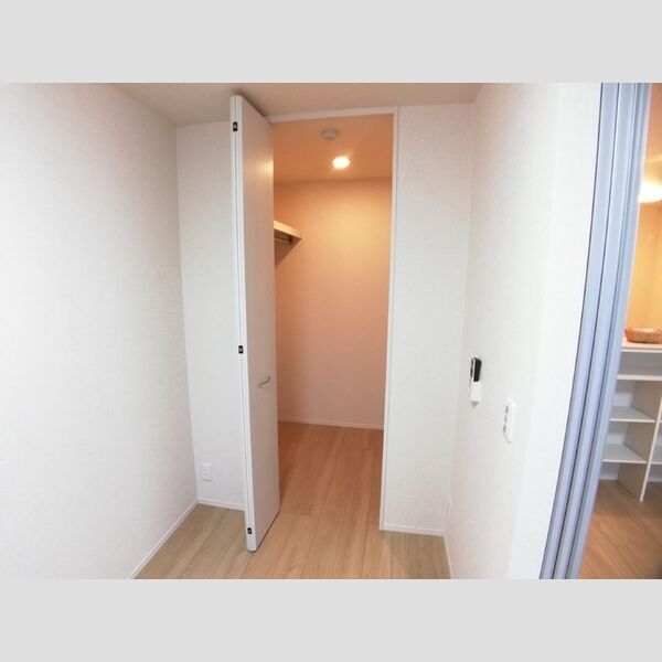 収納 (ウォークインクローゼット)