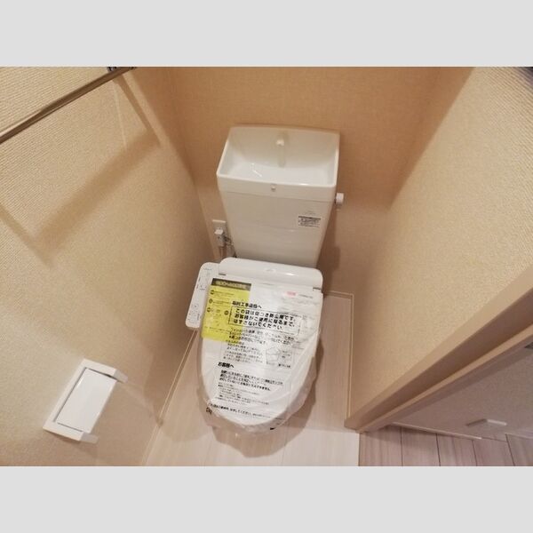 トイレ (トイレ)