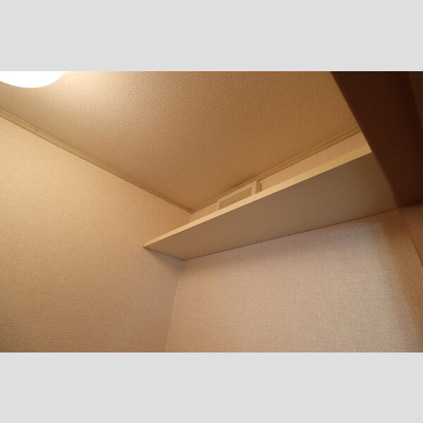 トイレ (トイレ収納棚)