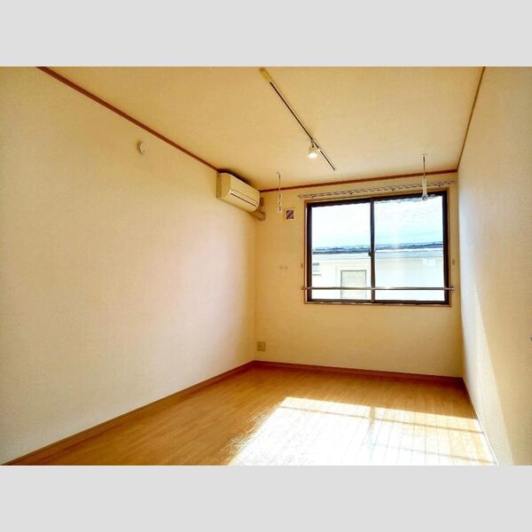 居室・リビング (2F洋室)