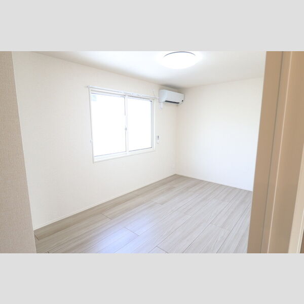 その他 (北側洋室)