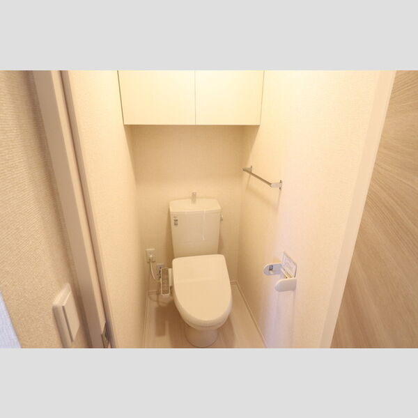 トイレ (温水洗浄暖房便座)