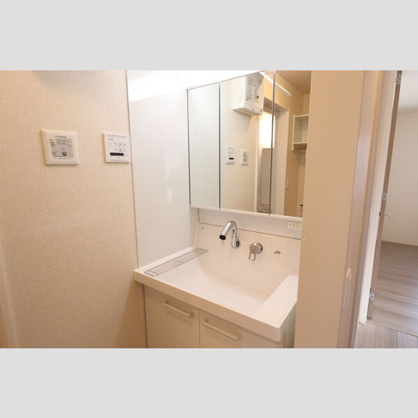 洗面所 (洗髪洗面化粧台)