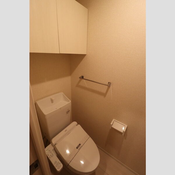 トイレ (トイレ)