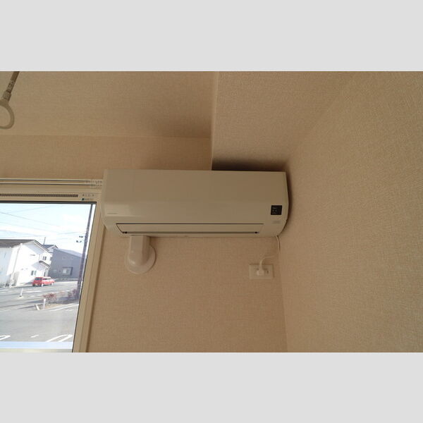 その他設備 (リビングエアコン)