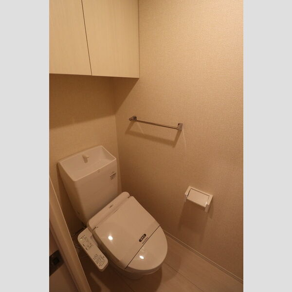 トイレ (トイレ)