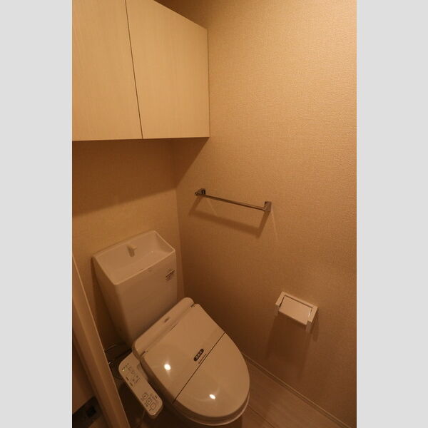 トイレ (トイレ)