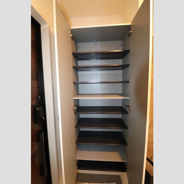 玄関 (シューズボックス)