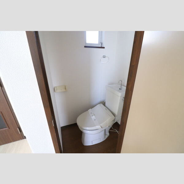 トイレ (トイレ)