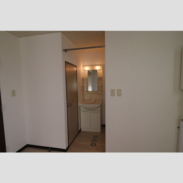 洗面所 (洗髪洗面化粧台)