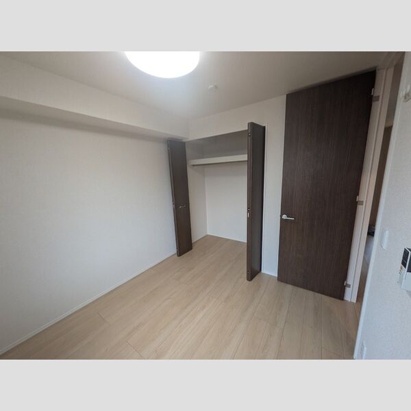 その他 (北東側洋室)