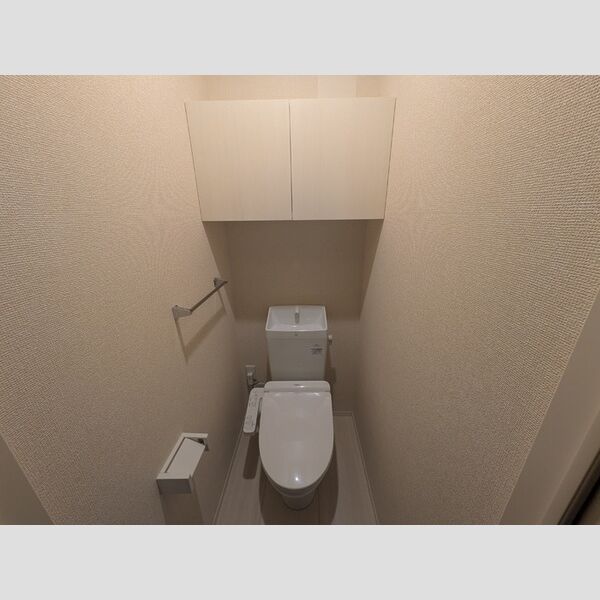 トイレ (トイレ)