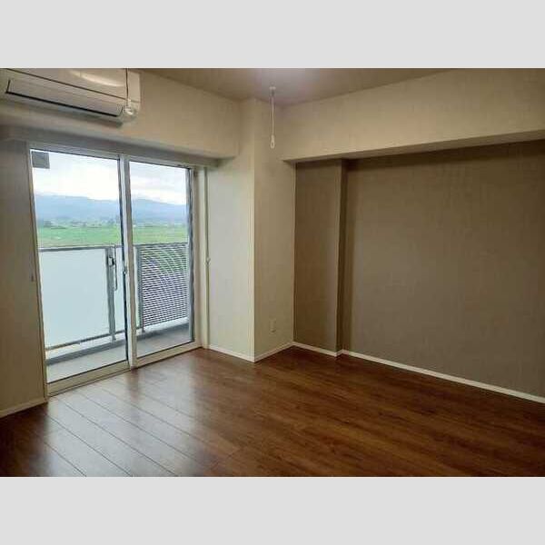 その他 (リビング隣洋室)