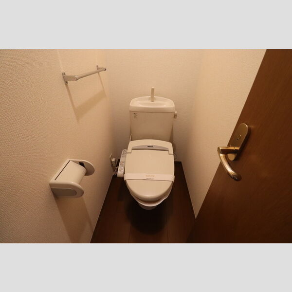 トイレ (トイレ)
