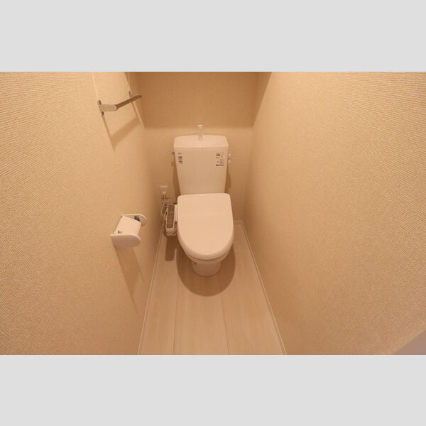 トイレ (トイレ)