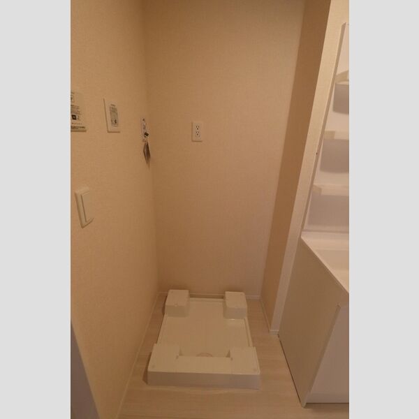 その他 (洗濯機置き場)