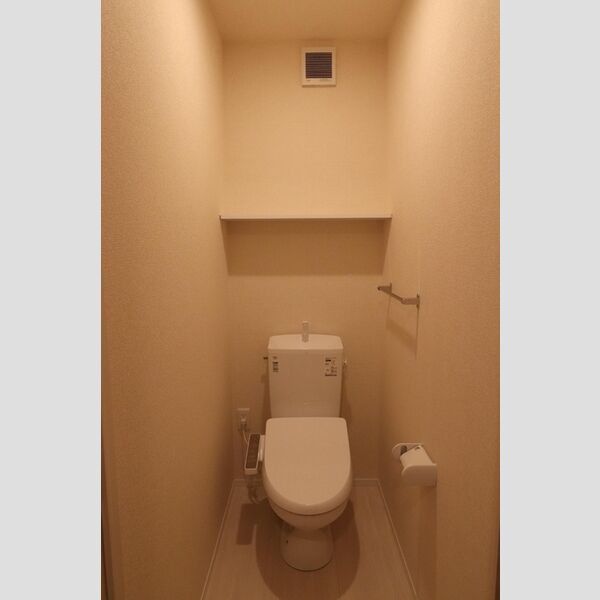 トイレ (トイレ)