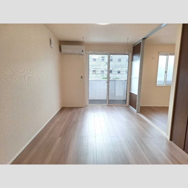 居室・リビング (リビング別方向)