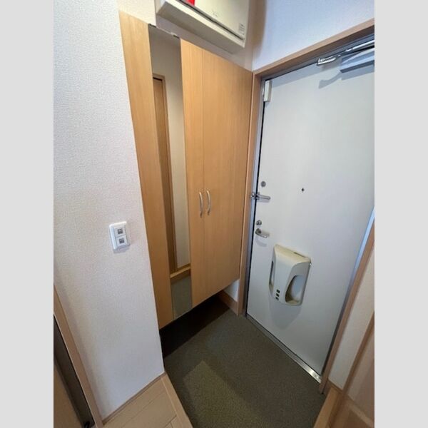 玄関 (玄関)