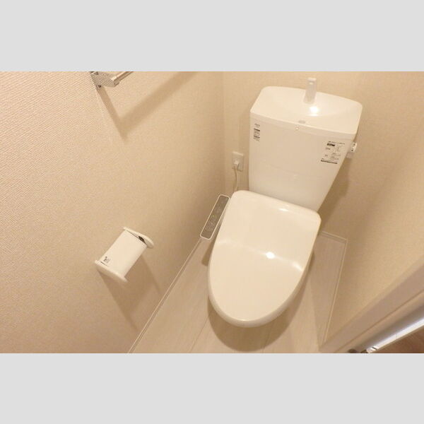 トイレ (トイレ)