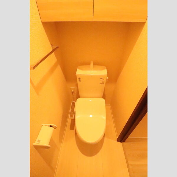 トイレ (トイレ)