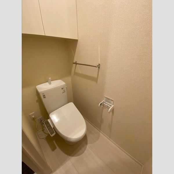 トイレ (トイレ)