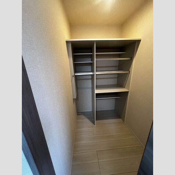 収納 (ウォークインクローゼット)