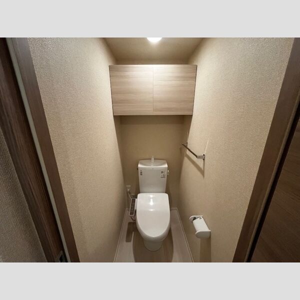 トイレ (トイレ)