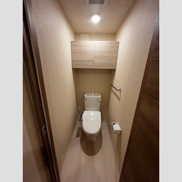 トイレ (トイレ)