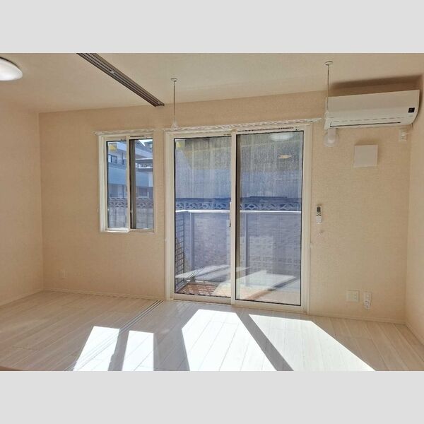 居室・リビング (リビング別方向)