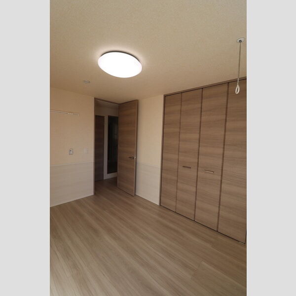 その他 (洋室1別方向)