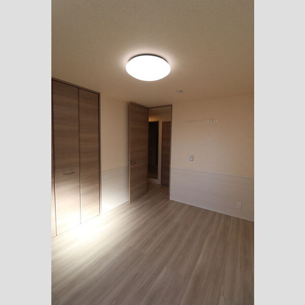 その他 (洋室1別方向)