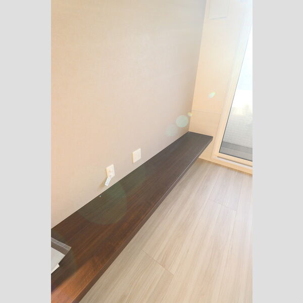 居室・リビング (リビングデスク)