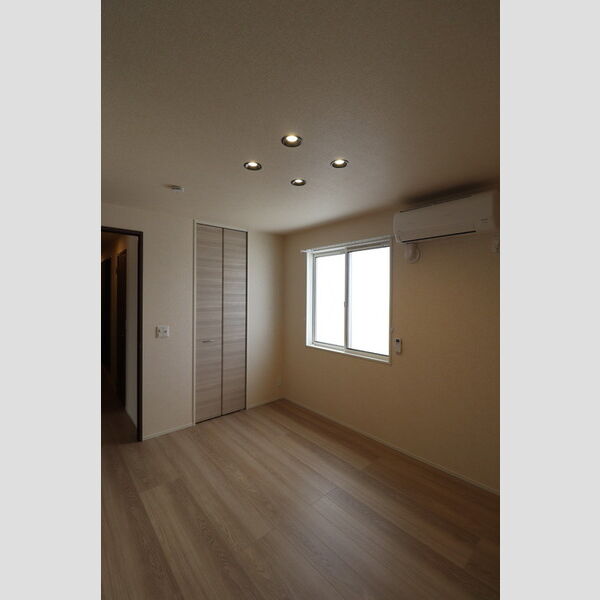 その他 (北側洋室別方向)