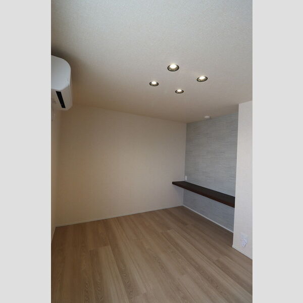 その他 (北側洋室)