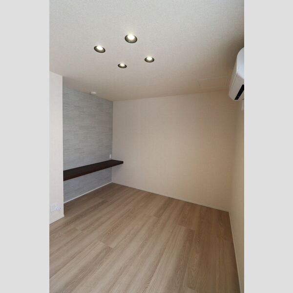 その他 (北側洋室)