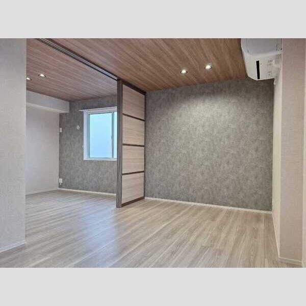 居室・リビング (リビング別方向)