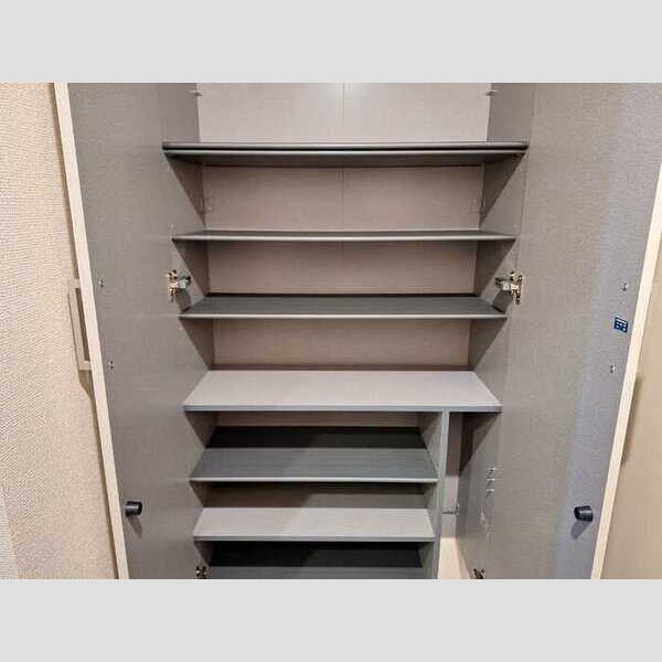 玄関 (シューズボックス)