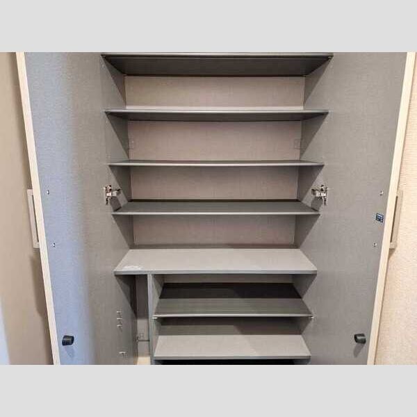 玄関 (シューズボックス)