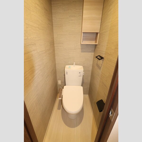 トイレ (トイレ)