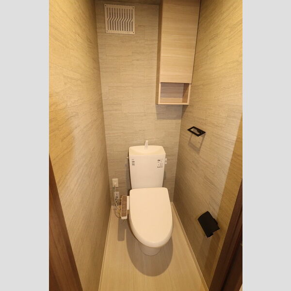 トイレ (トイレ)
