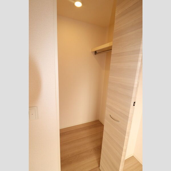 収納 (ウォークインクローゼット)