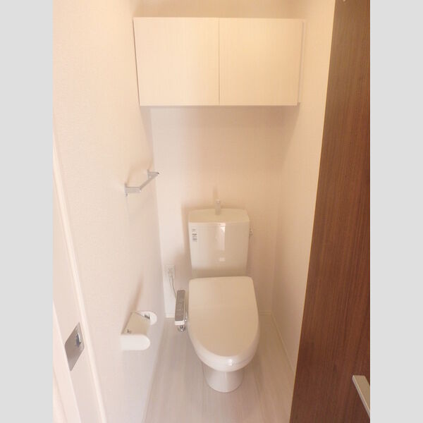 トイレ (トイレ)