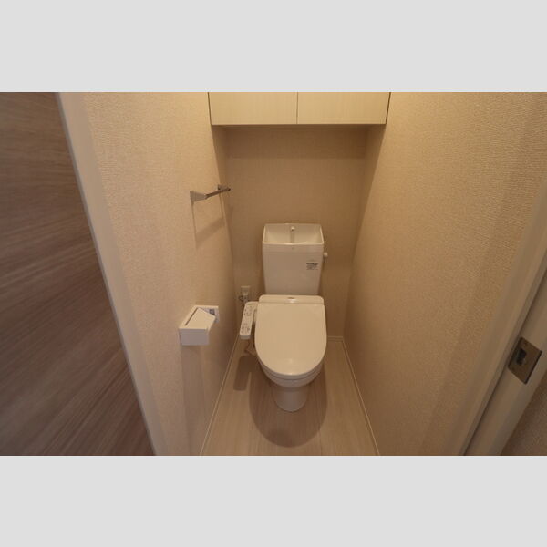 トイレ (トイレ)