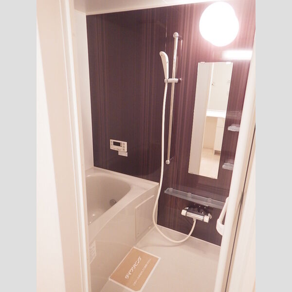 バス (追い焚き機能付浴室)