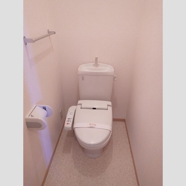 トイレ (温水洗浄便座付きトイレ)