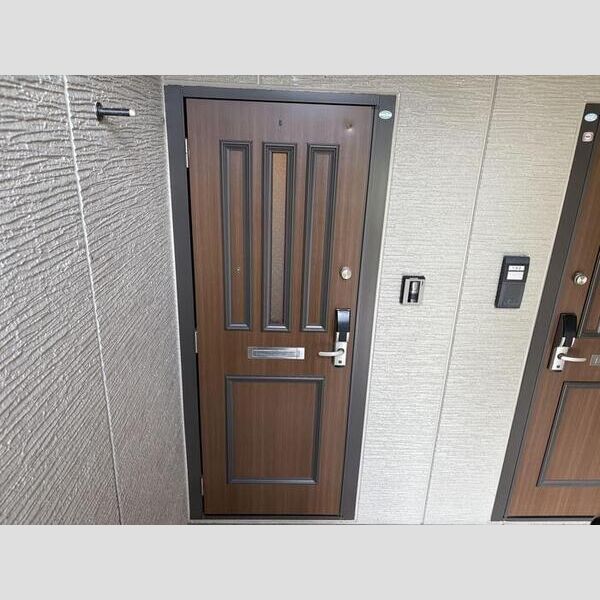 現地周辺 (玄関前)