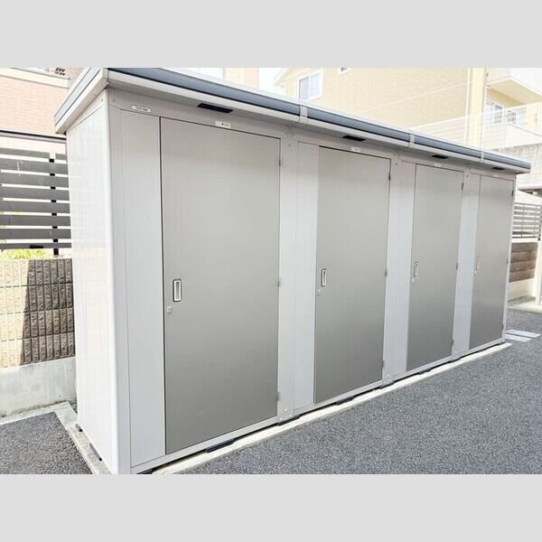 現地周辺 (物置)