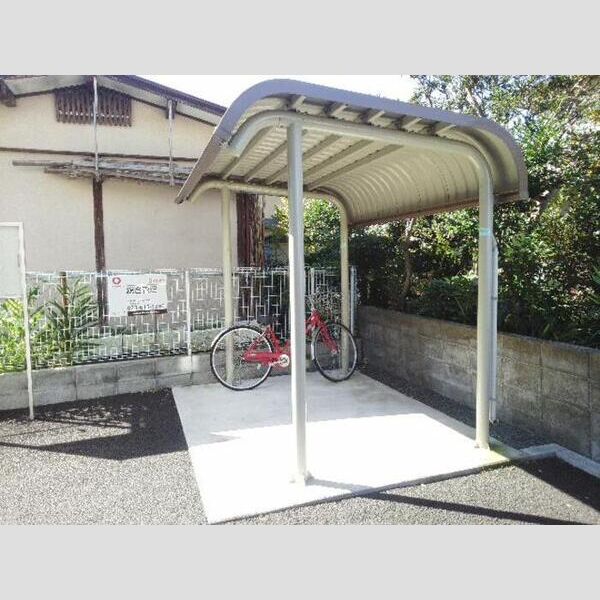 現地周辺 (駐輪場)